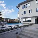 Mensur,S Villa
