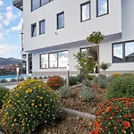 Mensur,S Villa