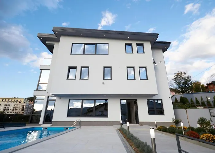 Mensur,S Villa