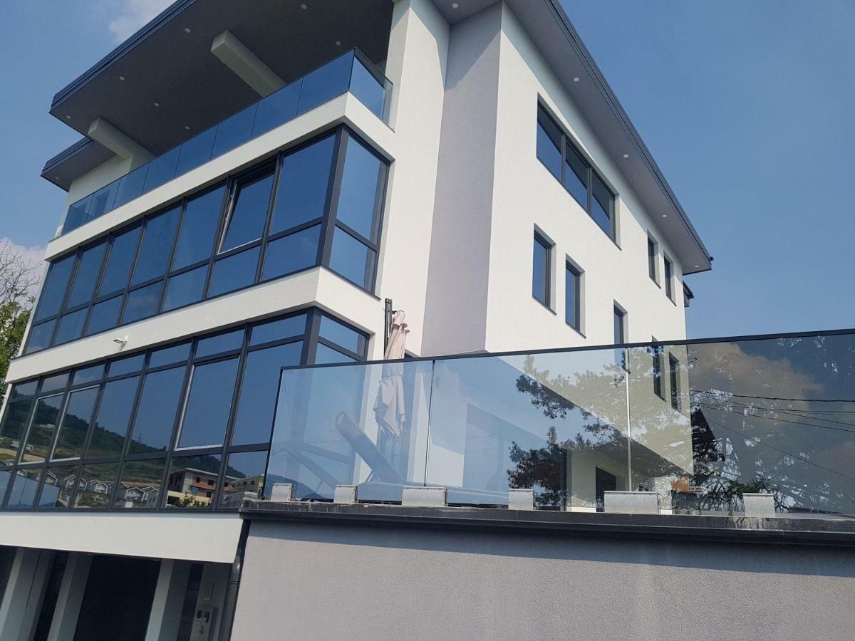 Villa Mensur,s