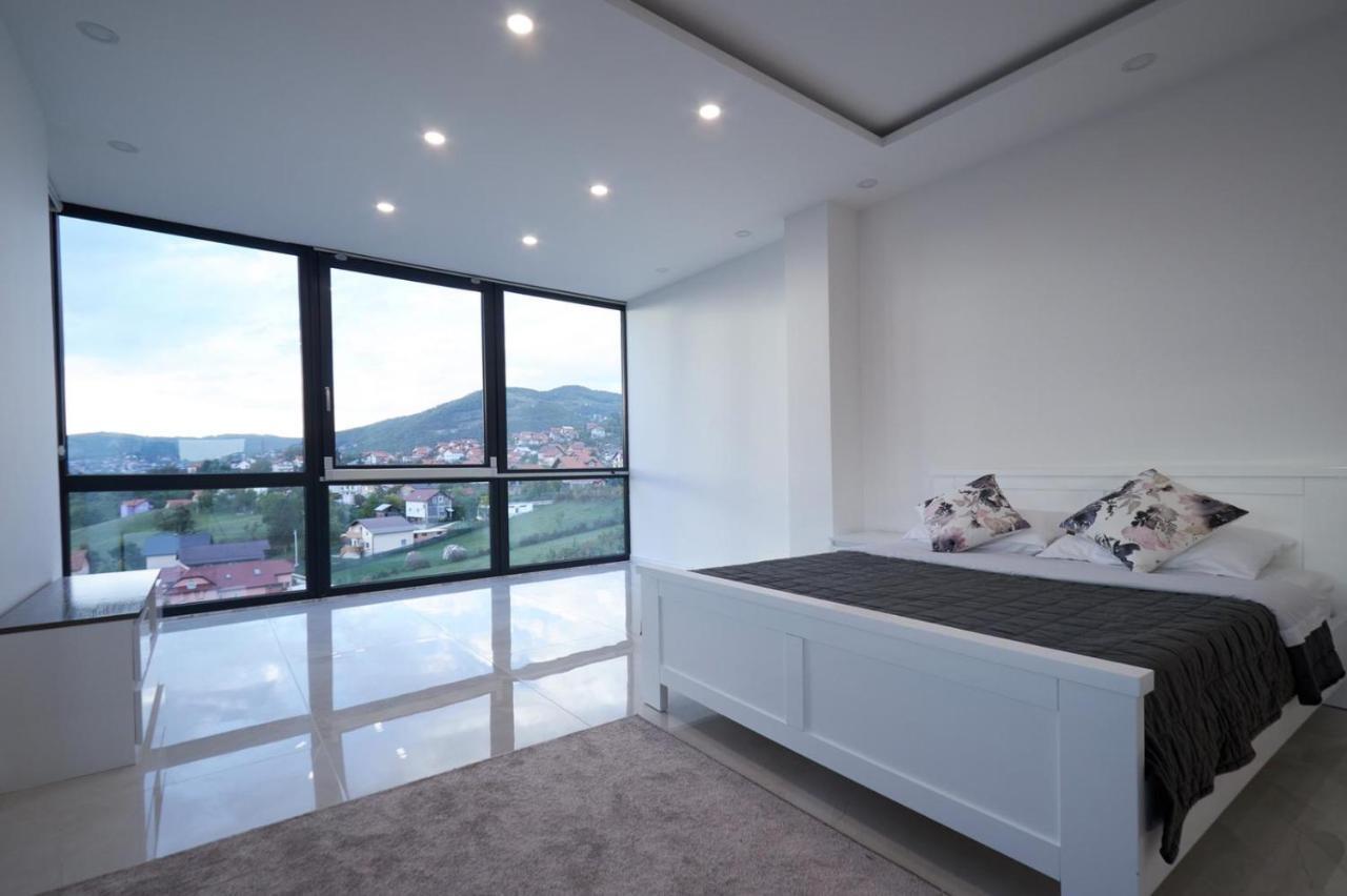 Villa Mensur,s *