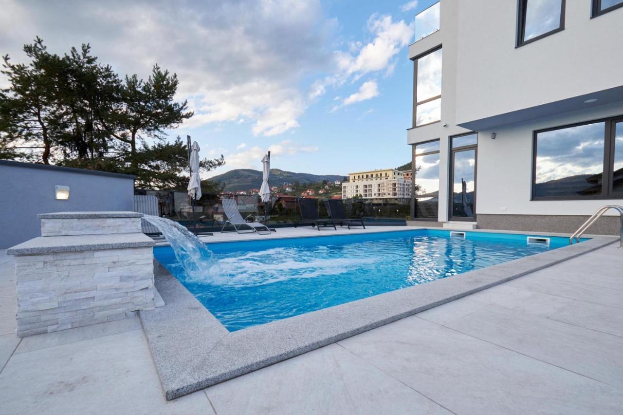 Mensur,s Villa *
