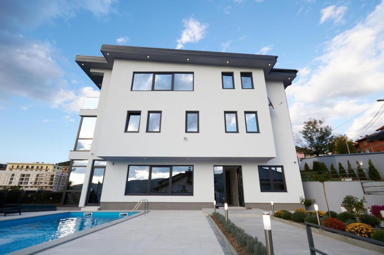Villa Mensur,s